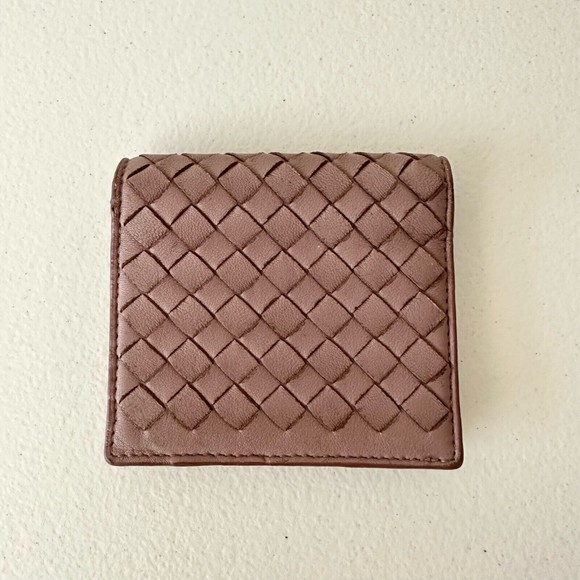 BOTTEGA VENETA Intrecciato Leather Bi-Fold Card Holder Wallet Snap On Dusty Pink - Picture 1 of 13